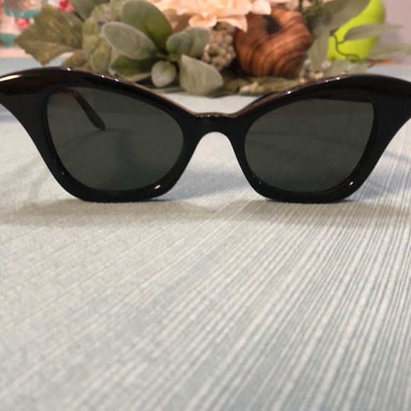 🖤 GUCCI 🖤 Cat Eye Black Sunglasses Italy 🇮🇹 🕶 🇮🇹 - Picture 2 of 6